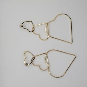 Costume Jewlery Earrings, Gold tone
